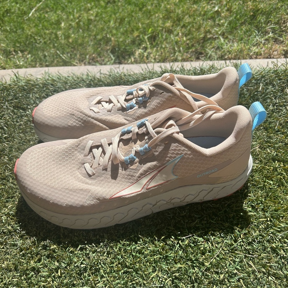 Men’s Altra Outroad Trail Running Shoes sz 11.5